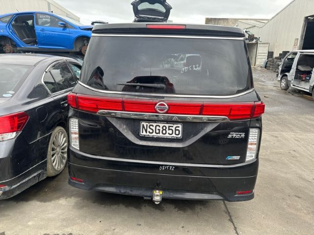 Nissan Elgrand (2013)