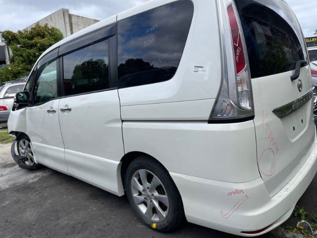 Nissan Serena (2011)