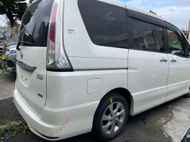 Nissan Serena (2011)
