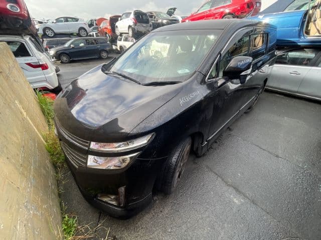 Nissan Elgrand (2013)