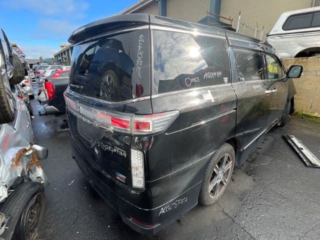 Nissan Elgrand (2013)