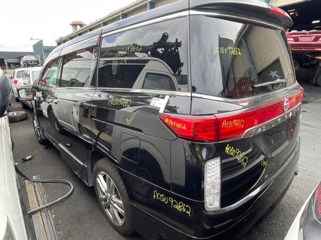 Nissan Elgrand (2011)