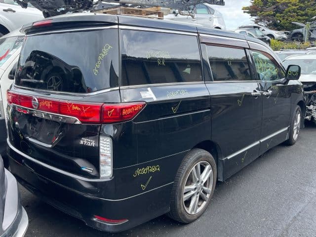 Nissan Elgrand (2011)