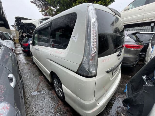 Nissan Serena (2013)