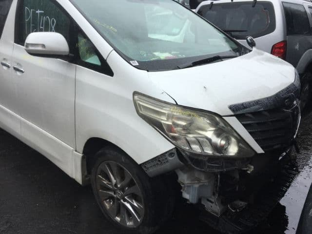 wrecking toyota alphard