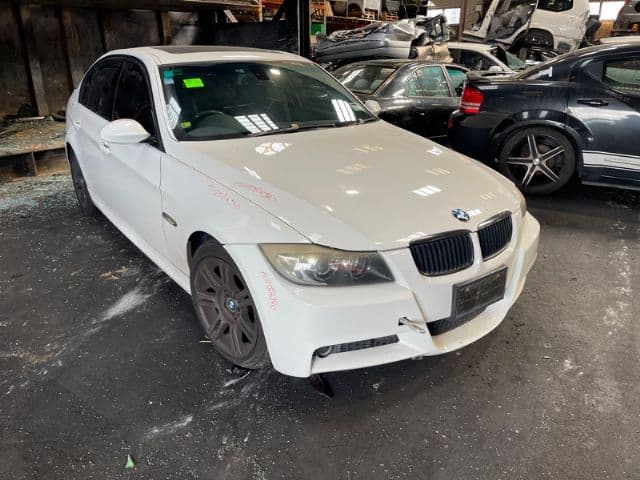 BMW 320i Wreckers