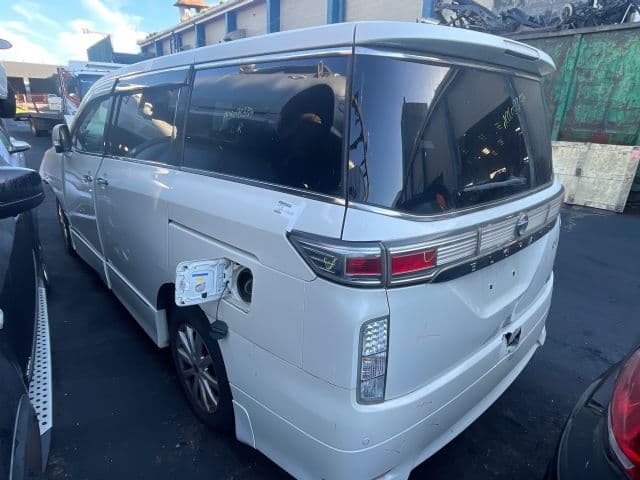 Nissan Elgrand (2012)