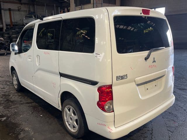 Mitsubishi Delica (2012)