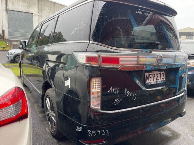 Nissan Elgrand (2013)