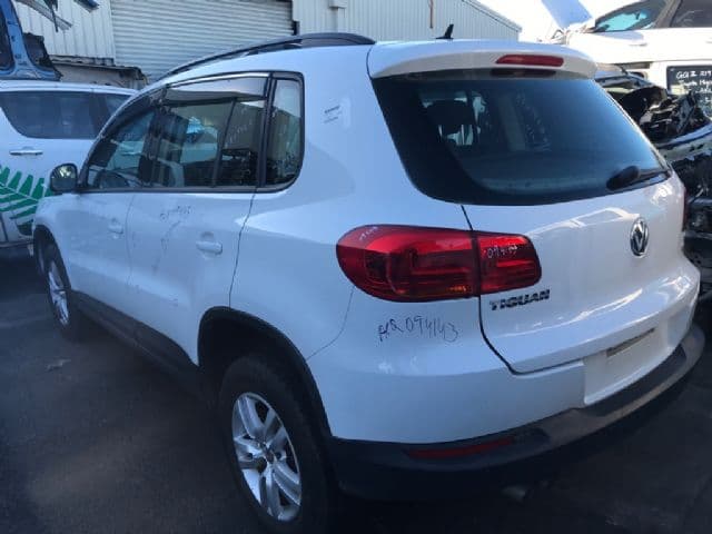 Volkswagen Tiguan (2015)