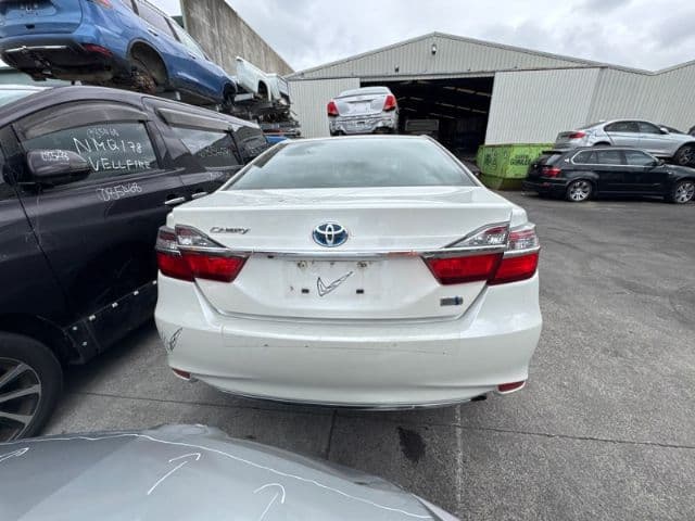 Toyota Camry (2016)