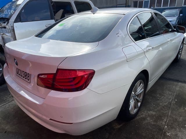 BMW 523i (2010)