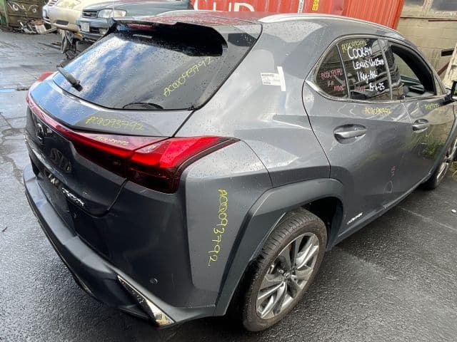 Lexus UX (2021)