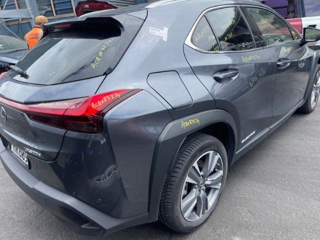 Lexus UX (2022)