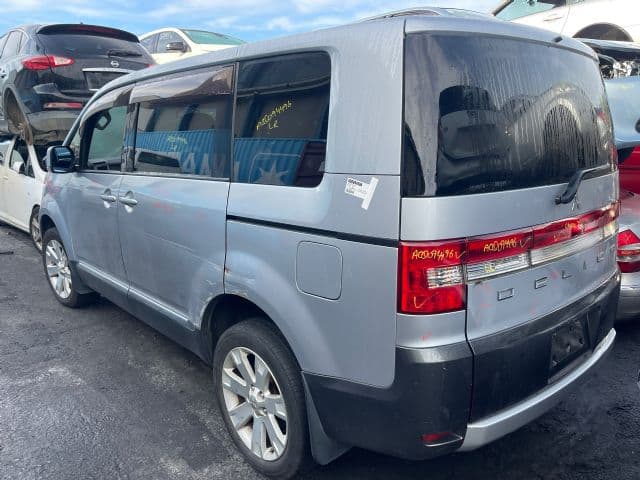 Mitsubishi Delica (2012)