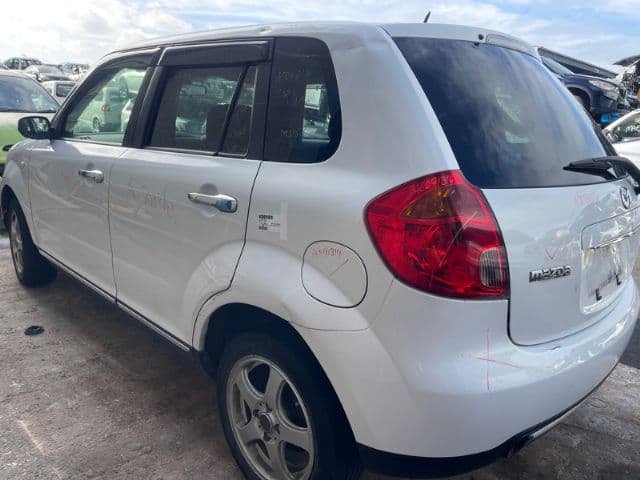 Mazda Verisa, DC 2WD 01/04 on