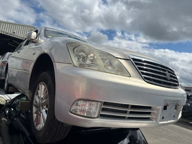Toyota Crown, GRS182 2004