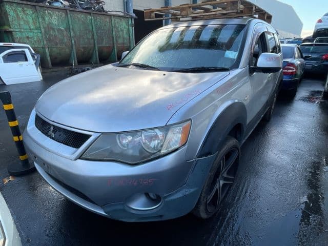 Mitsubishi Outlander, CW5W 2003-2005