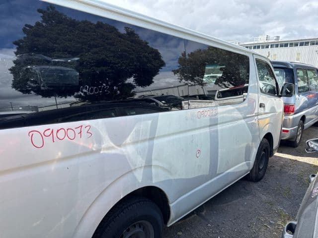 Toyota Hiace, KDH200 03/05-09/06