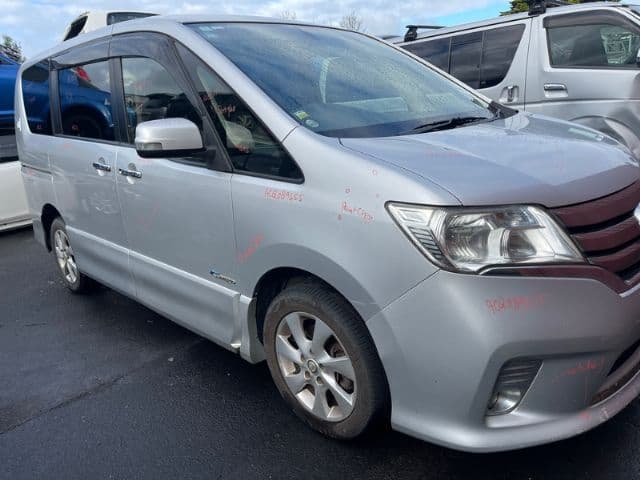nissan_serena