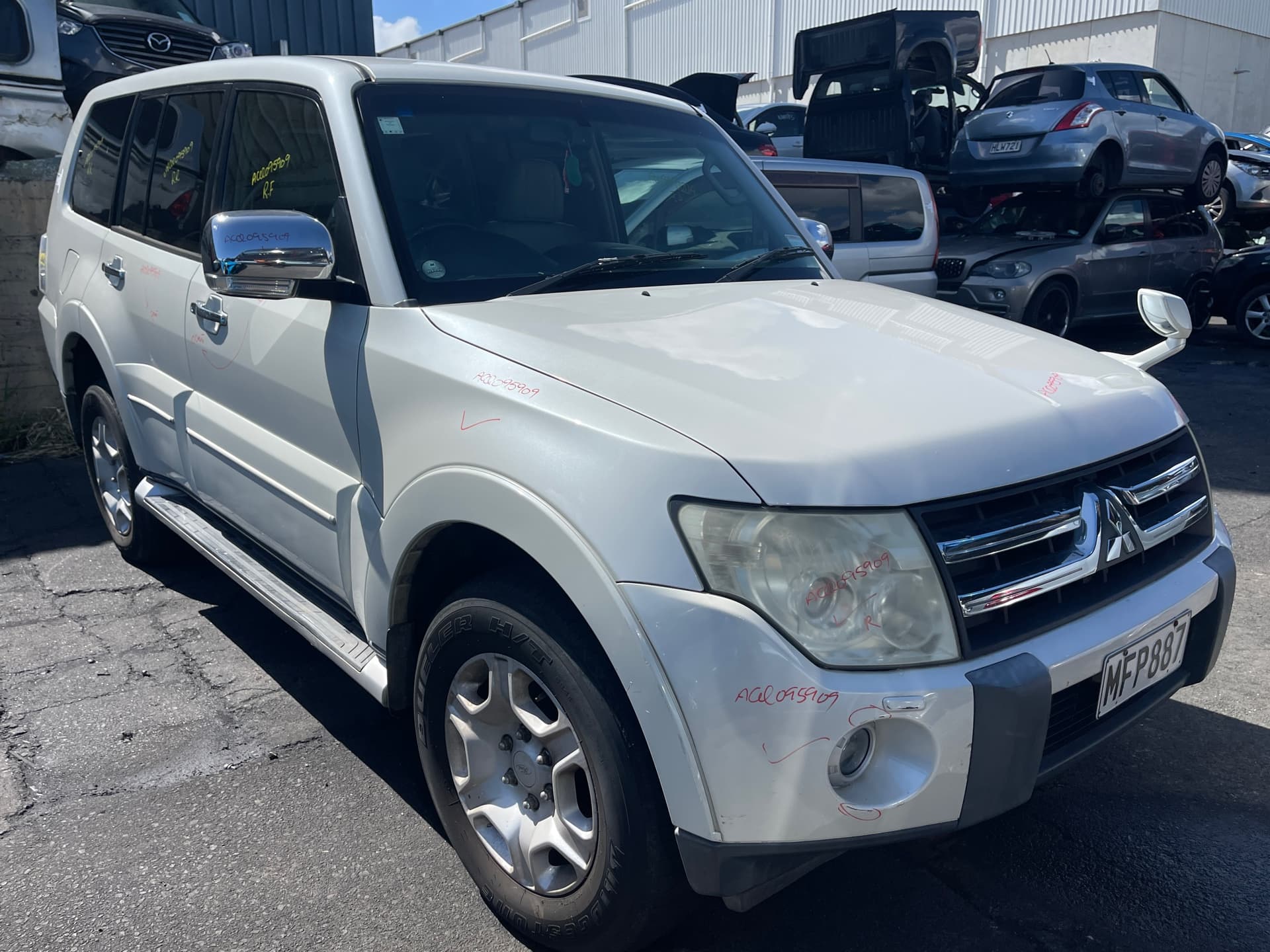 Mitsubishi Pajero Wreckers