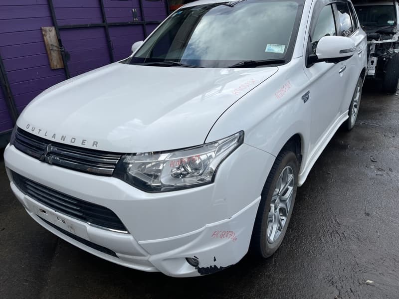Mitsubishi Outlander Wreckers