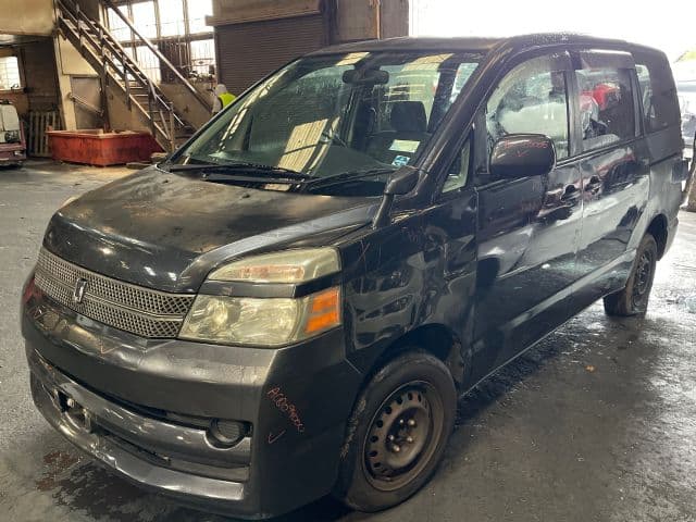 Toyota Noah/Voxy, AZR60 2001-2007