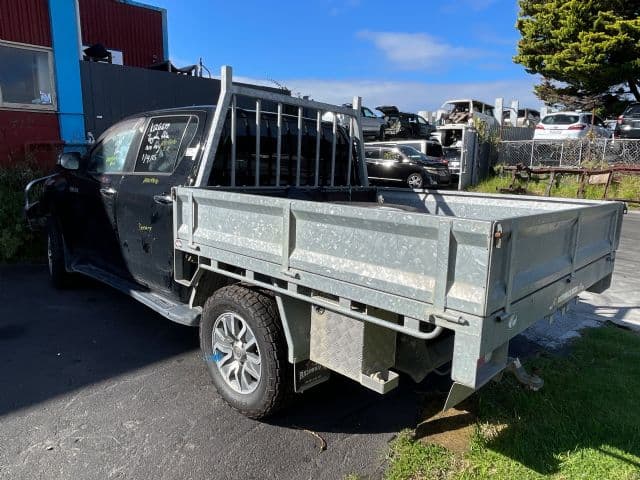 Toyota Hilux, GUN126 4wd 05/15- onwards