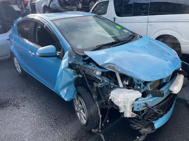 Toyota Aqua, NHP10 2011-2015