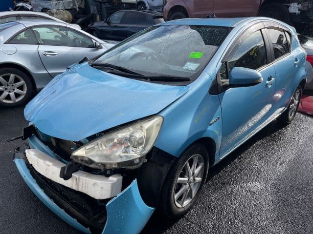 Toyota Aqua, NHP10 2011-2015