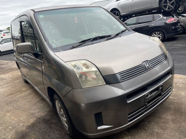Honda Mobilio/Spike Wreckers