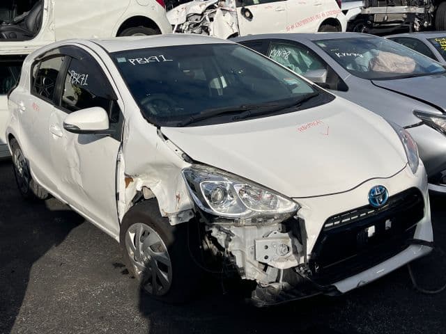 Toyota Aqua, NHP10 2011-2015