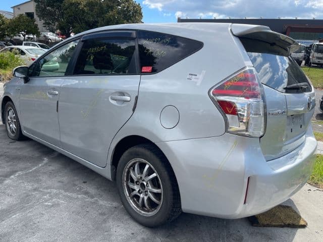 Toyota Prius V, ZVW40