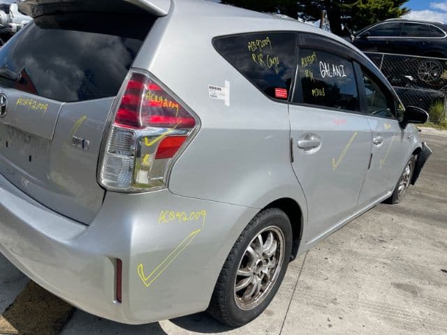 Toyota Prius V, ZVW40