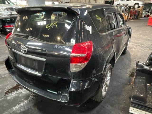 Toyota Vanguard (2012)