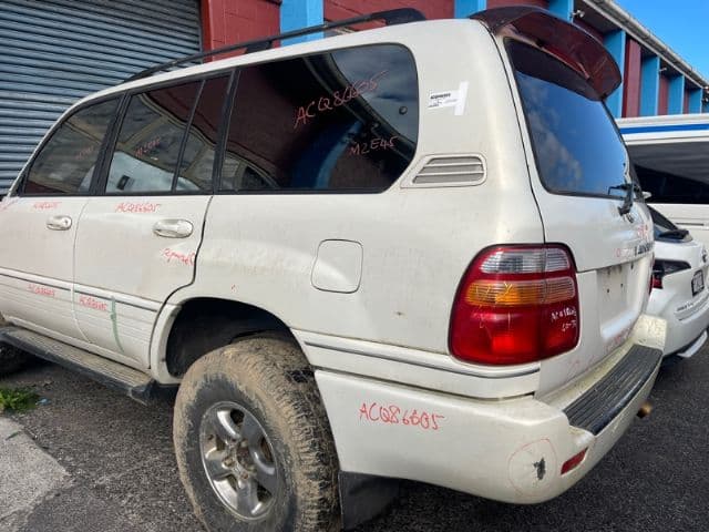 Toyota Landcruiser100 (2000)