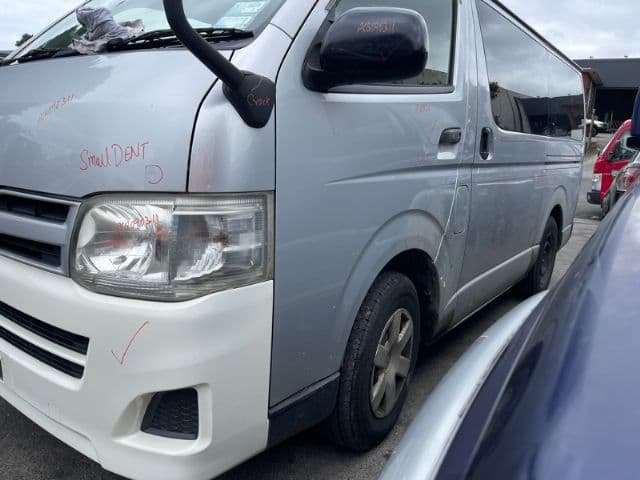 Toyota Hiace (2011)