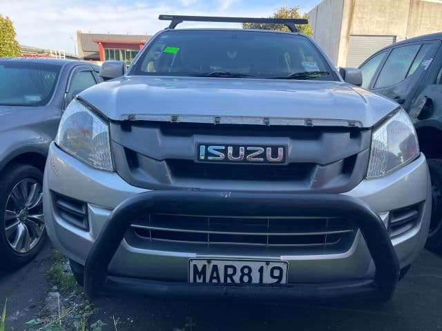 Wrecking D-Max Parts