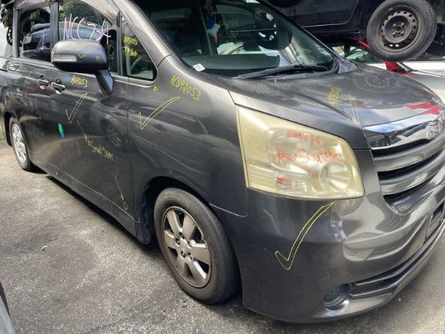 Toyota Noah/Voxy, ZRR70