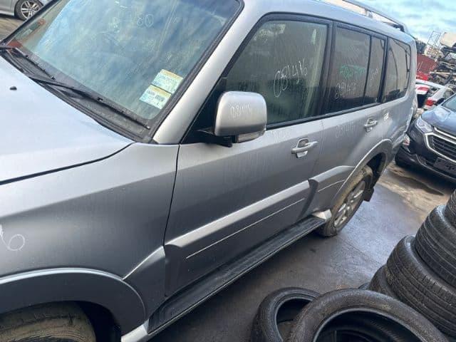 Mitsubishi Pajero, V25W
