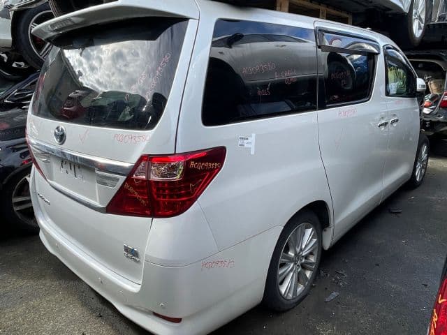 Toyota Alphard (2013)