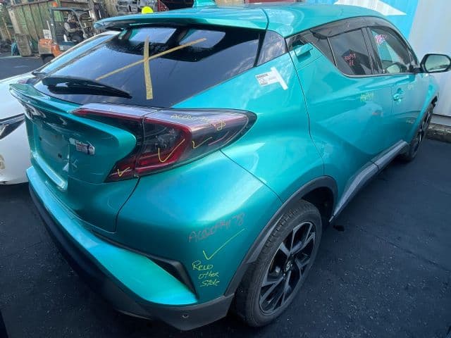 Toyota C-HR (2017)