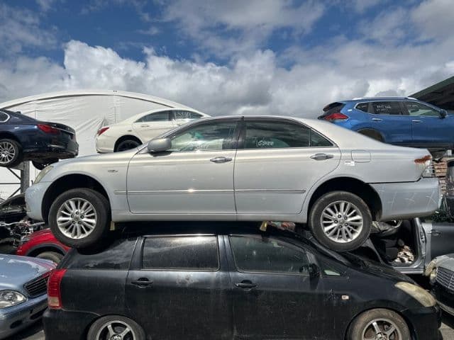 Toyota Crown, GRS182 2004